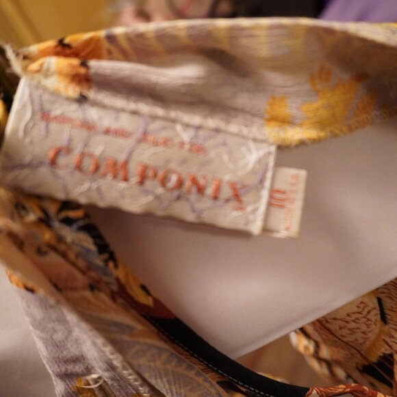 Beautiful Componix blouse - Picture 3 of 3